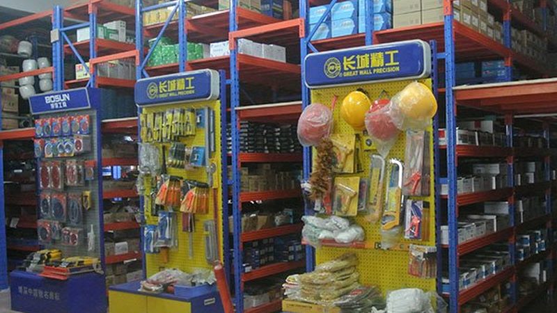 目前市场上常见的刹车片更换工具套装主要有以下几种：